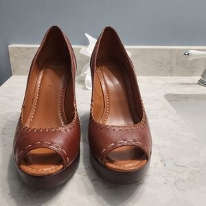 Nicole 7.5M slightly used Brown Classic Leather Heels